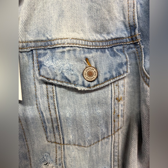 NWT cropped lightweight denim jacket - Picture 8 of 8